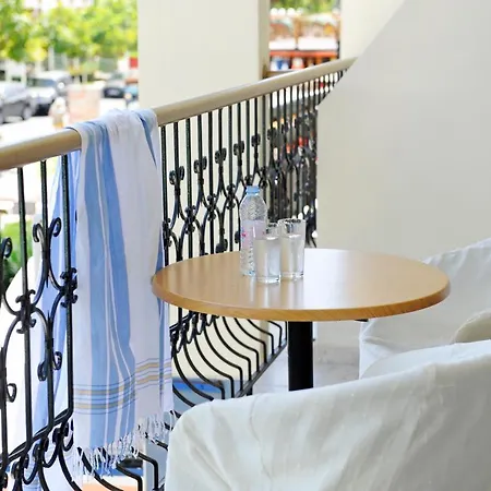 Hotel Lotus Family - Free Parking 3*