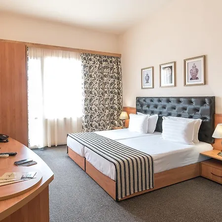 Hotel Lotus Family - Free Parking 3*